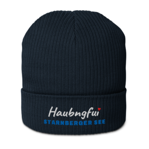 Gestrickte Beanie NELSON mit gesticktem Haubngfui-Schriftzug und Seename Starnberger See in See-Blau