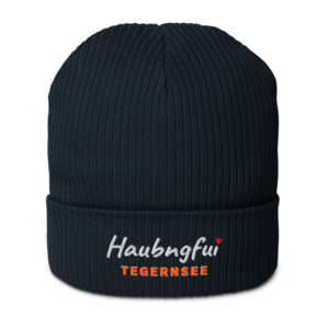 Gestrickte Beanie NELSON mit gesticktem Haubngfui-Schriftzug und Seename Tegernsee in Terrakotta